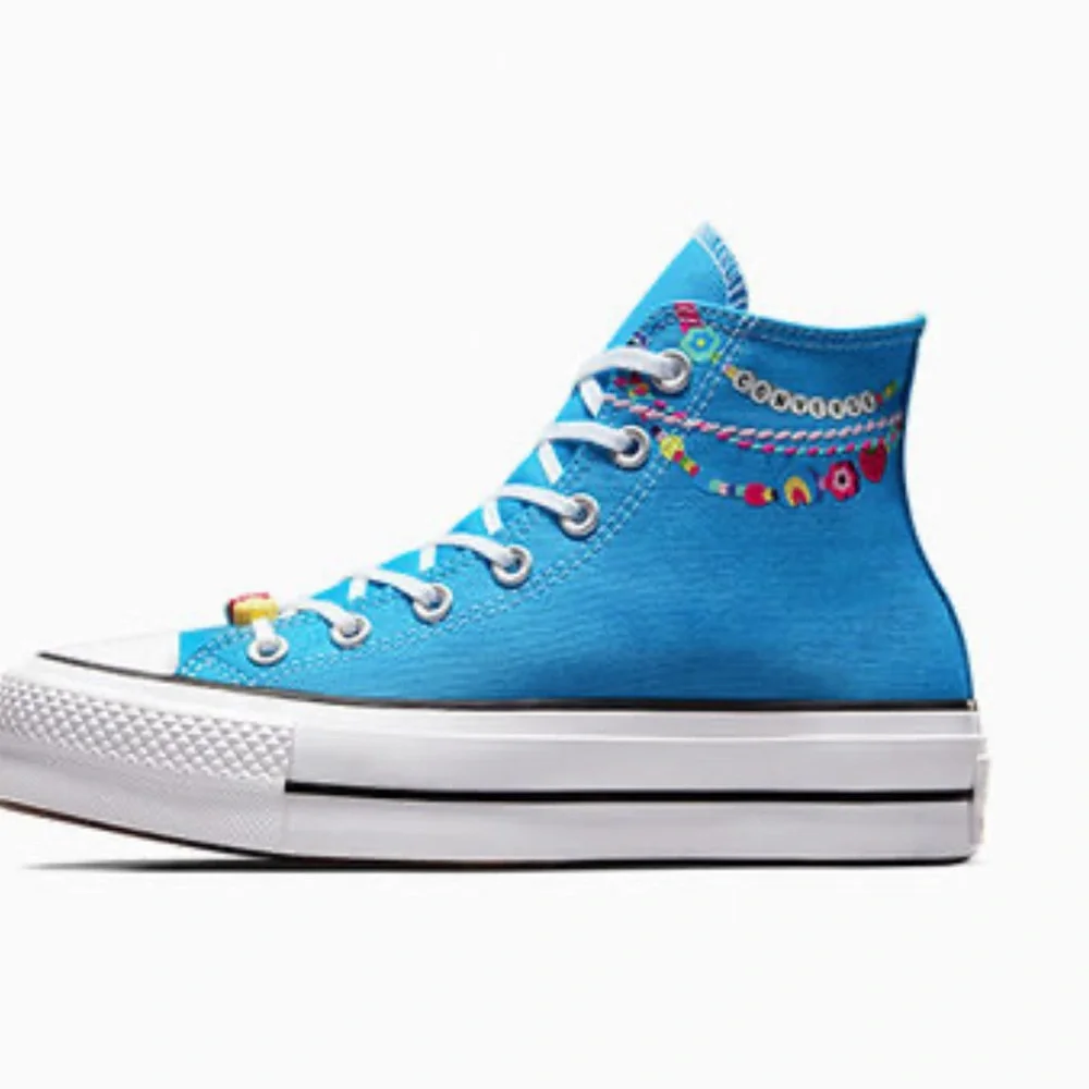 NWT Converse Chuck Taylor All Star Lift Platform Embroidered Bracelet